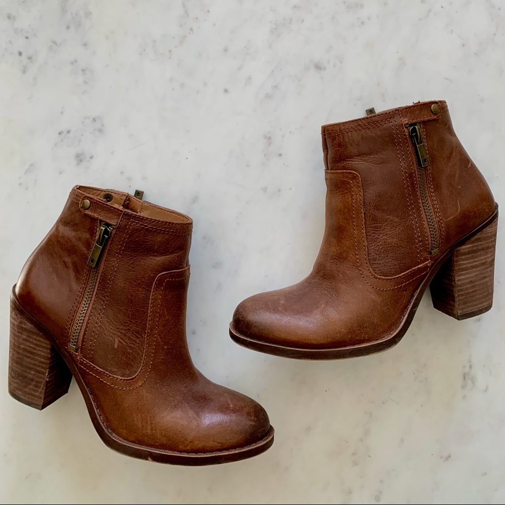 Lucky Brand Sassa Ankle Boots. Color: Cognac. Size 7M